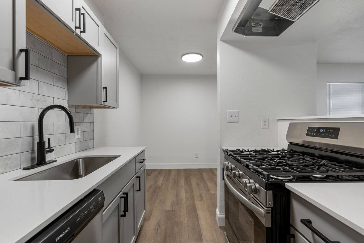 Apartment for rent at 758 Plaza Dr, Jenks, OK 74037
