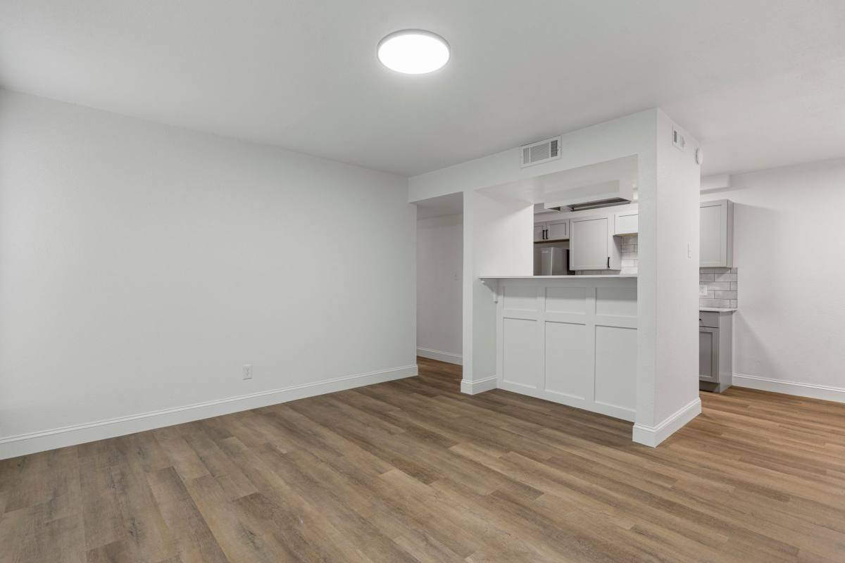 Apartment for rent at 758 Plaza Dr, Jenks, OK 74037