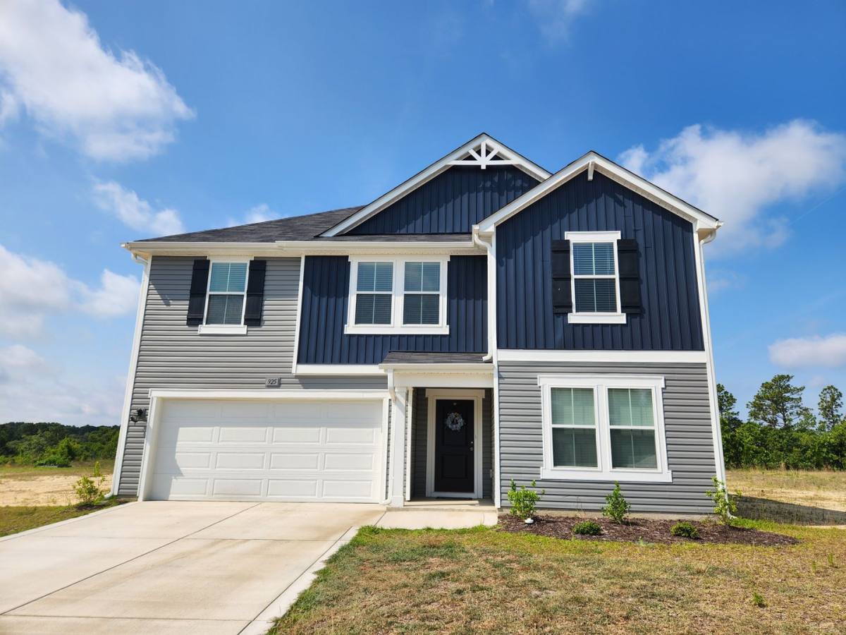 House for rent at 925 Sapphire Stone Lane, Hope Mills, NC 28348