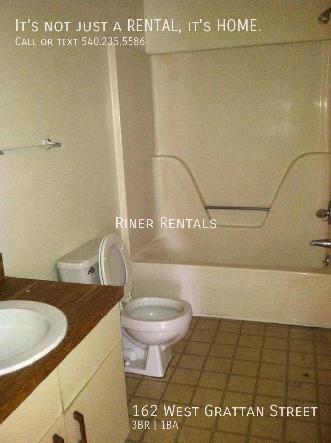 Apartment for rent at 162 W Grattan St, Harrisonburg, VA 22801