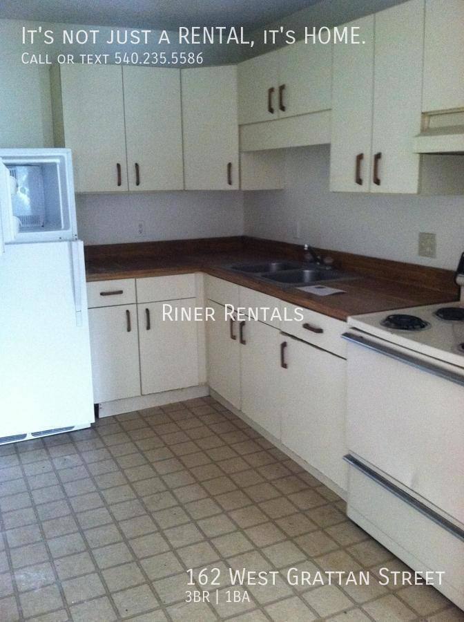 Apartment for rent at 162 W Grattan St, Harrisonburg, VA 22801