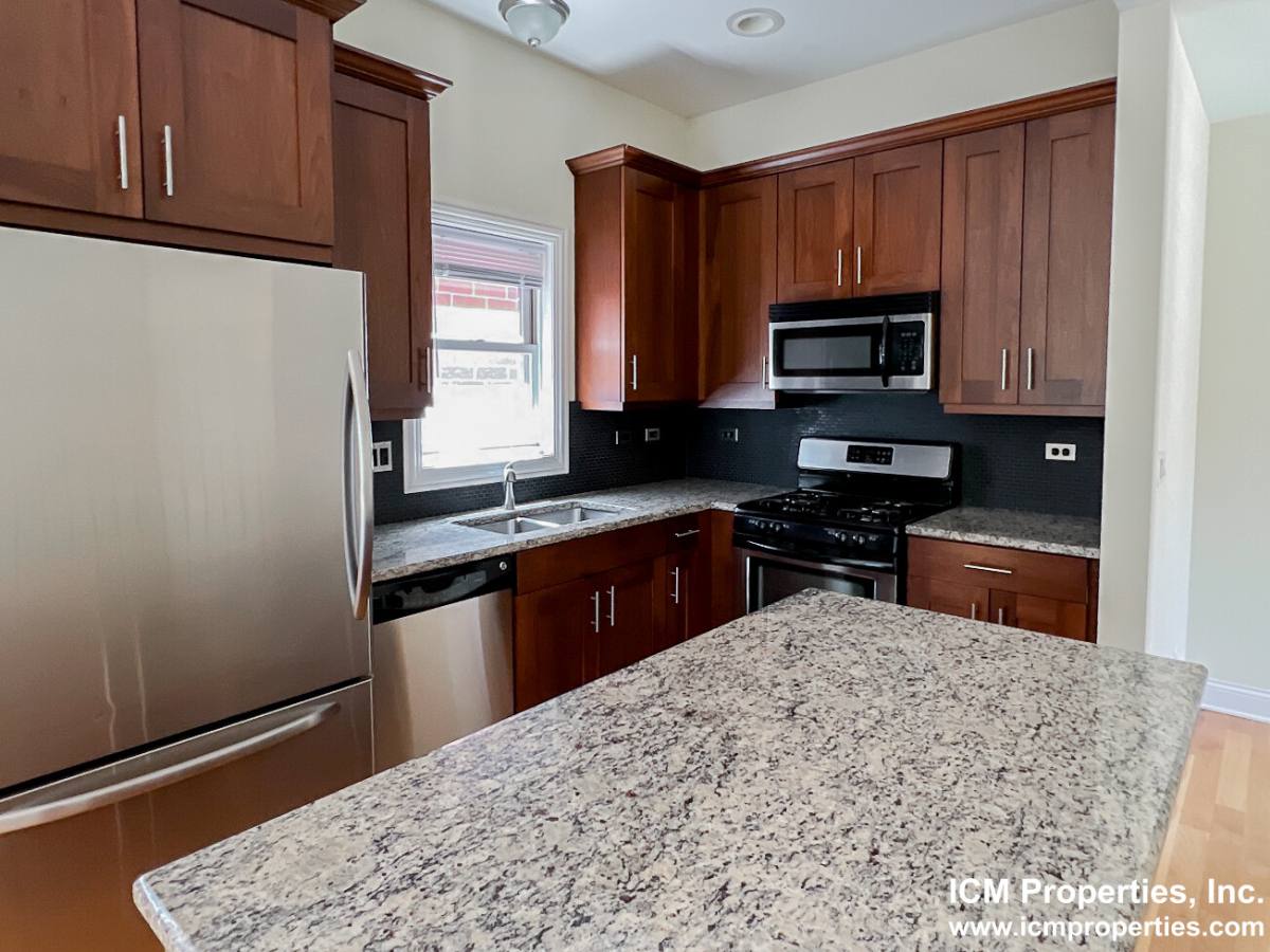 Apartment for rent at 2328 N Greenview Ave #3, Chicago, IL 60614