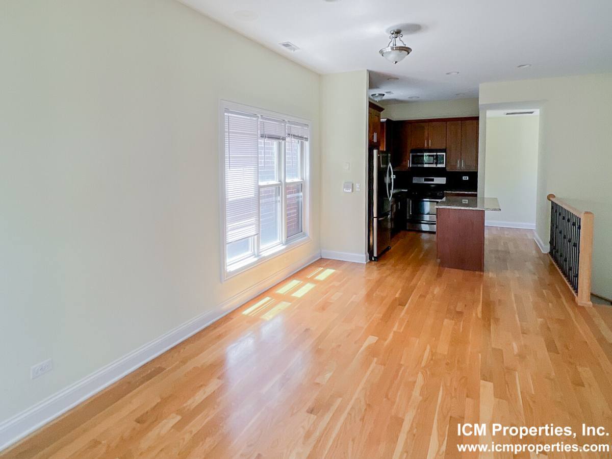 Apartment for rent at 2328 N Greenview Ave #3, Chicago, IL 60614