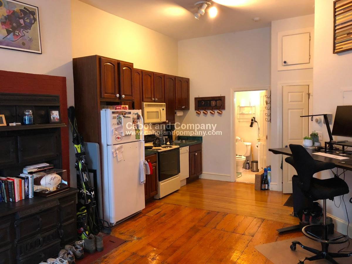 Apartment for rent at 141 Beacon St #4, Boston, MA 02116