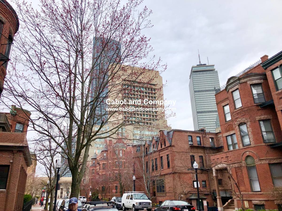Apartment for rent at 19 Cumberland St #2, Boston, MA 02115