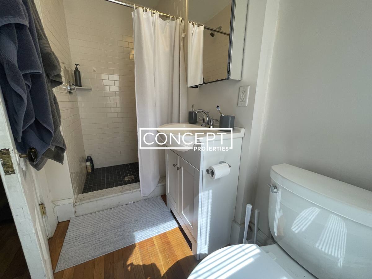 Apartment for rent at 40 Cedar St #1L, Somerville, MA 02143