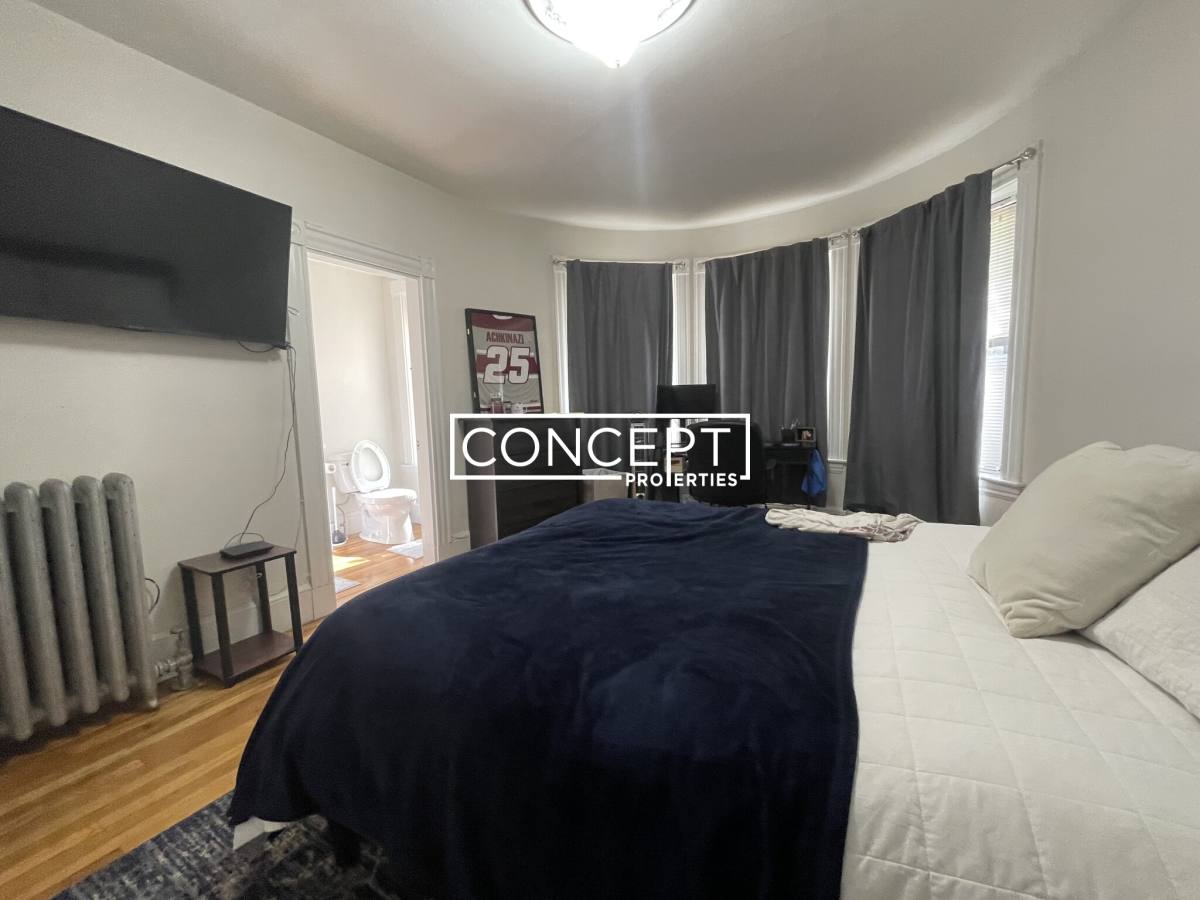 Apartment for rent at 40 Cedar St #1L, Somerville, MA 02143