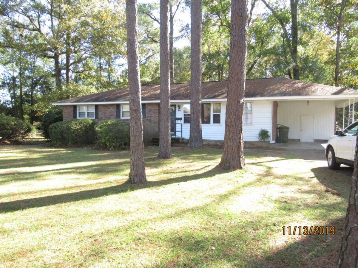 House for rent at 523 Colonial Dr, Sumter, SC 29150
