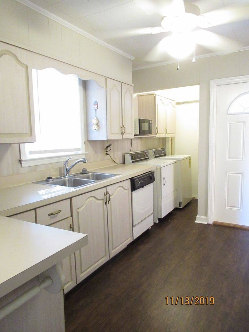 House for rent at 523 Colonial Dr, Sumter, SC 29150