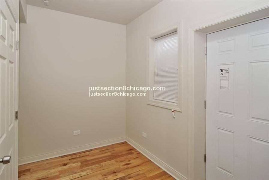 Apartment for rent at 711 N Lockwood #1, Chicago, IL 60644