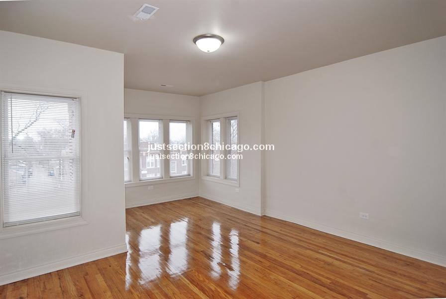 Apartment for rent at 711 N Lockwood #1, Chicago, IL 60644