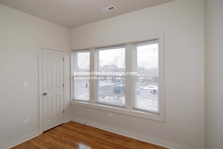 Apartment for rent at 711 N Lockwood #1, Chicago, IL 60644