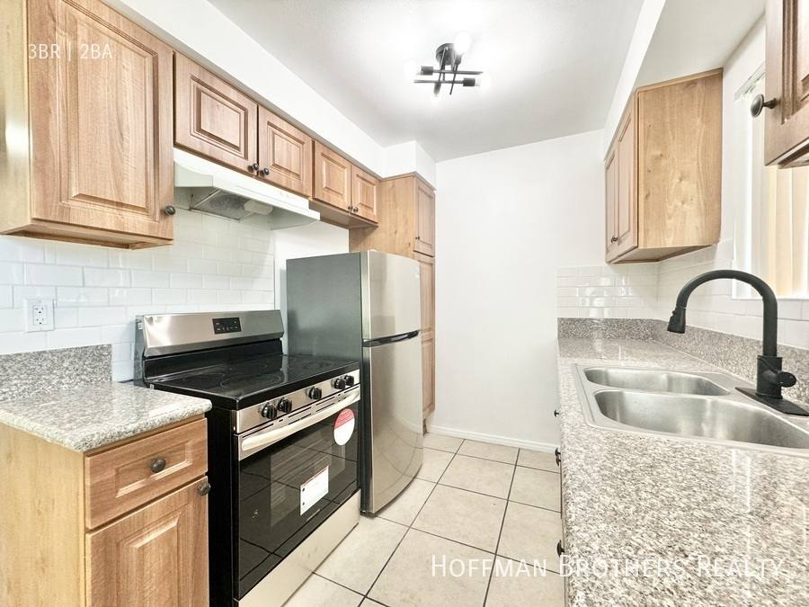 Apartment for rent at 6561 Fulton Ave #14, Van Nuys, CA 91401