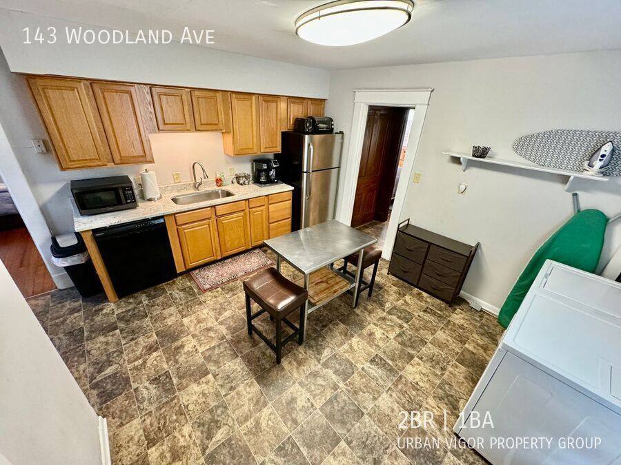 Apartment for rent at 143 Woodland Ave, Lexington, KY 40502