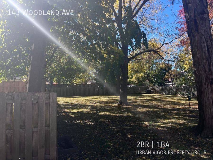 Apartment for rent at 143 Woodland Ave, Lexington, KY 40502