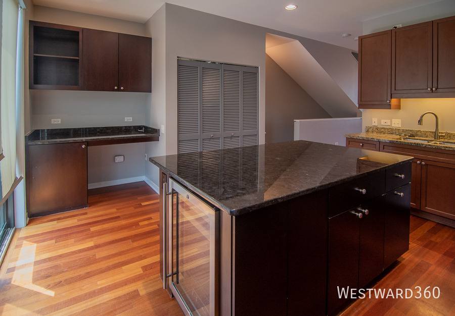 Townhouse for rent at 1152 N Cleveland Ave #2, Chicago, IL 60610