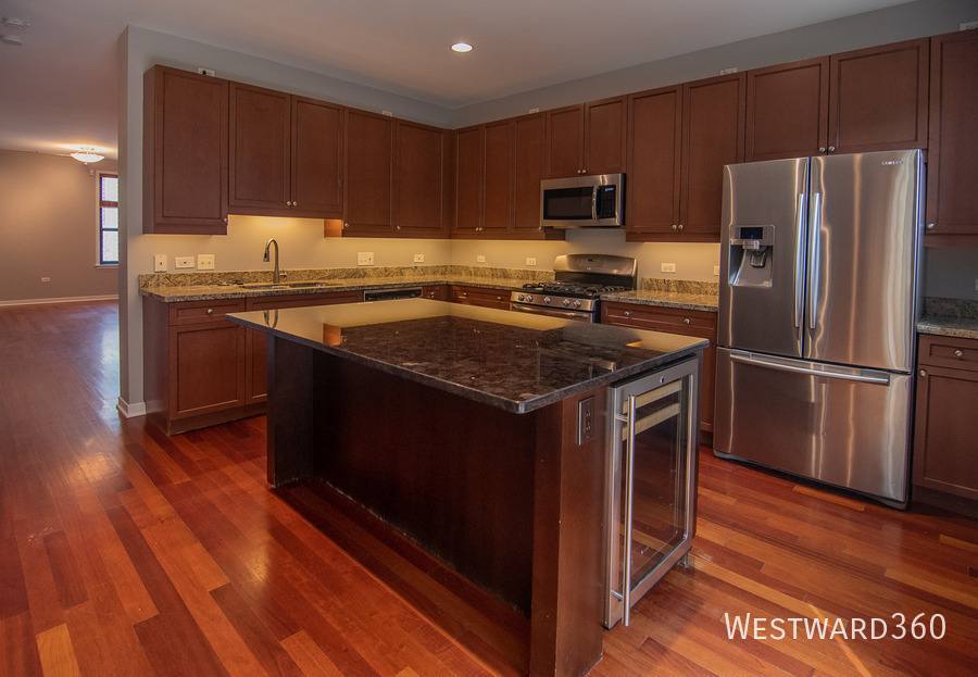 Townhouse for rent at 1152 N Cleveland Ave #2, Chicago, IL 60610