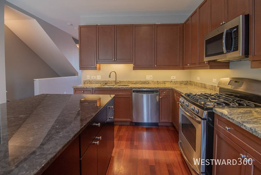 Townhouse for rent at 1152 N Cleveland Ave #2, Chicago, IL 60610