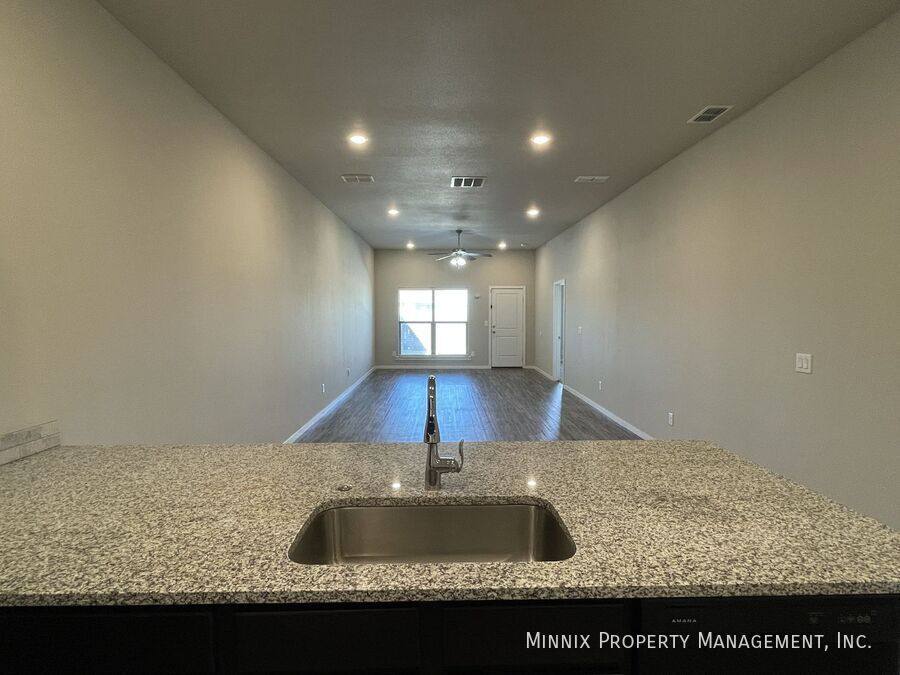 Townhouse for rent at 1634 133rd St Fs #B, Lubbock, TX 79423