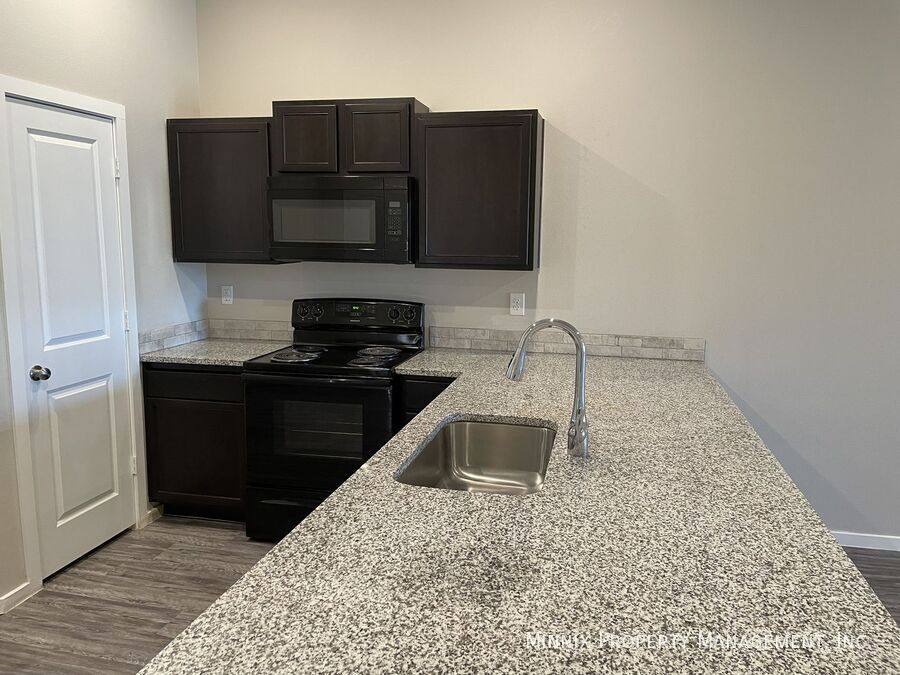 Townhouse for rent at 1634 133rd St Fs #B, Lubbock, TX 79423