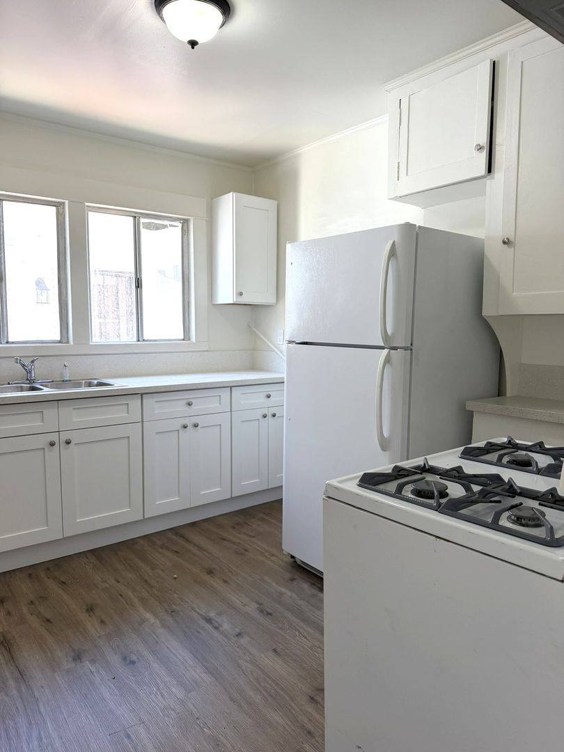 Apartment for rent at 1530 & 1532 S Gaffey St, San Pedro, CA 90731