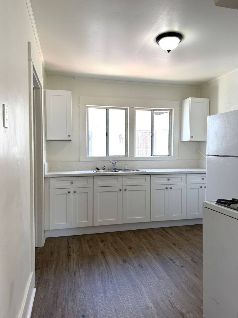 Apartment for rent at 1530 & 1532 S Gaffey St, San Pedro, CA 90731