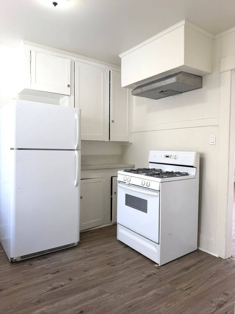 Apartment for rent at 1530 & 1532 S Gaffey St, San Pedro, CA 90731