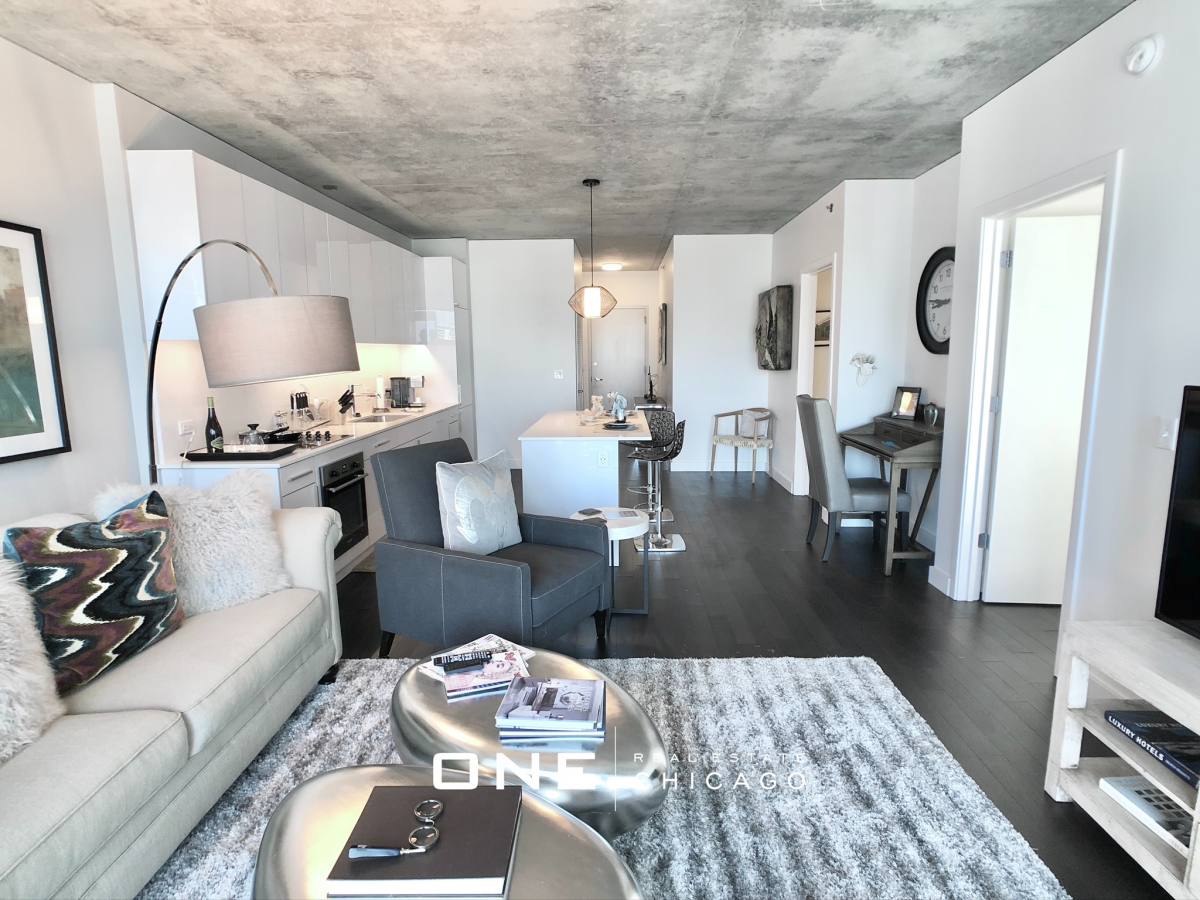 Apartment for rent at 232 W Illinois #5, Chicago, IL 60654