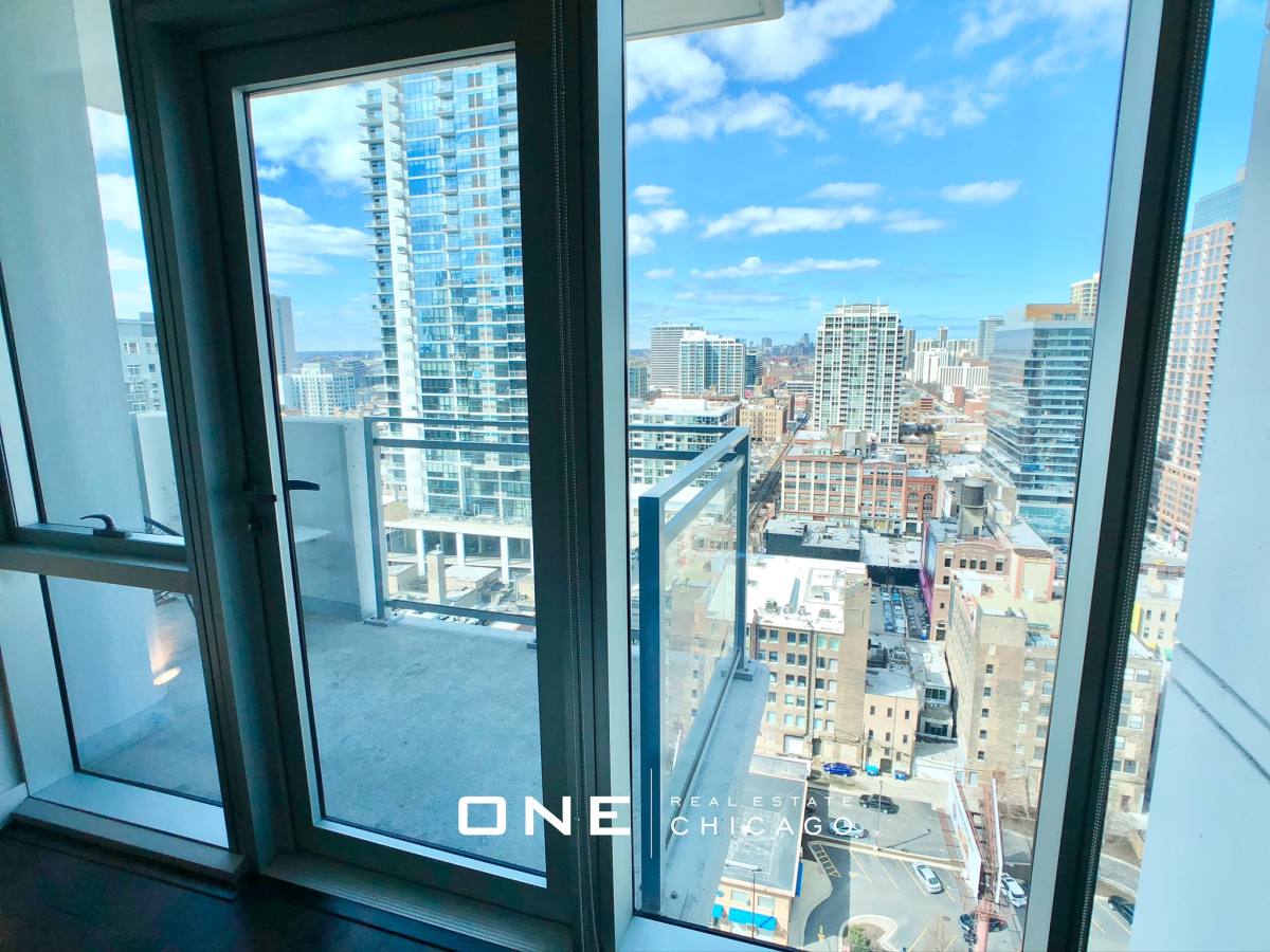 Apartment for rent at 232 W Illinois #5, Chicago, IL 60654