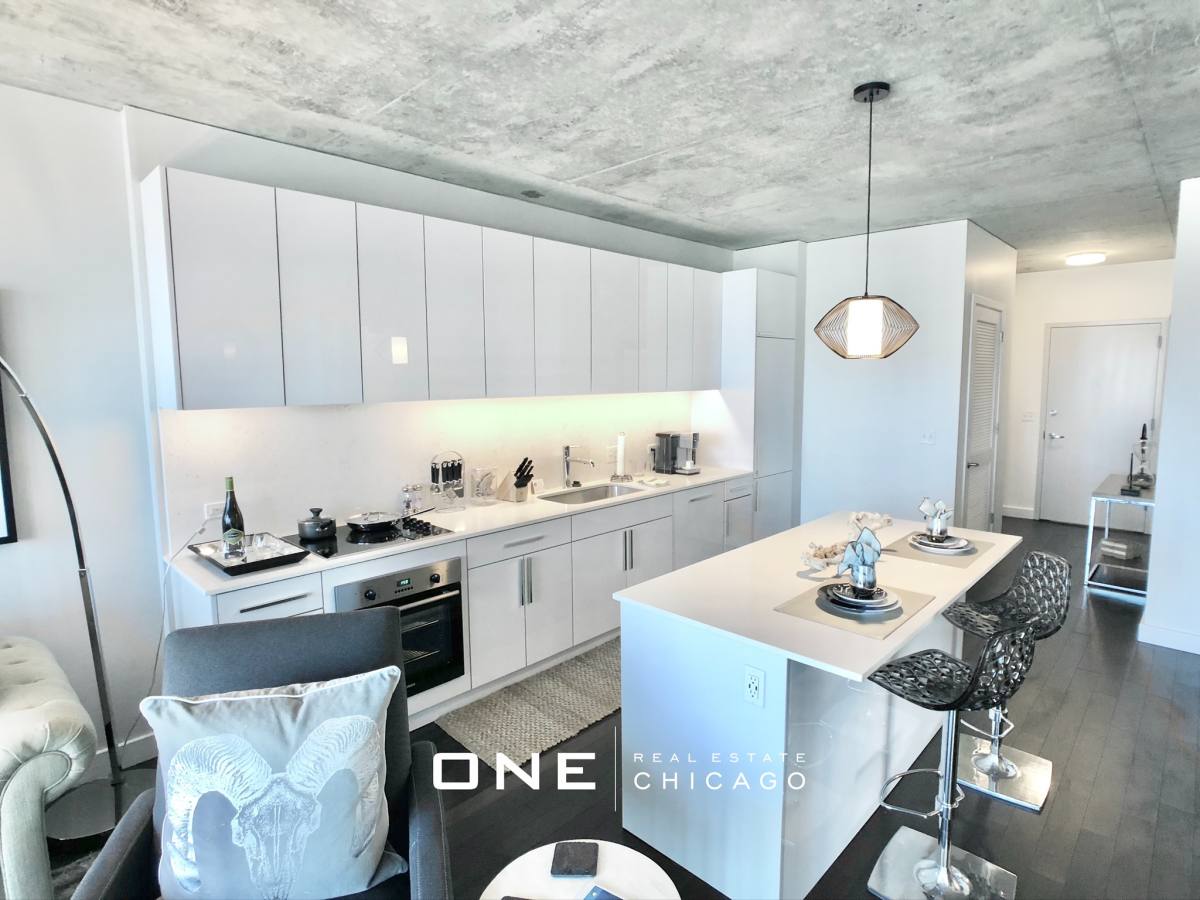 Apartment for rent at 232 W Illinois #5, Chicago, IL 60654
