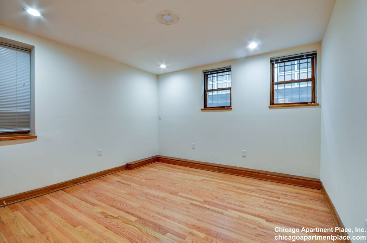 Apartment for rent at 849 W Sheridan Rd #G, Chicago, IL 60613