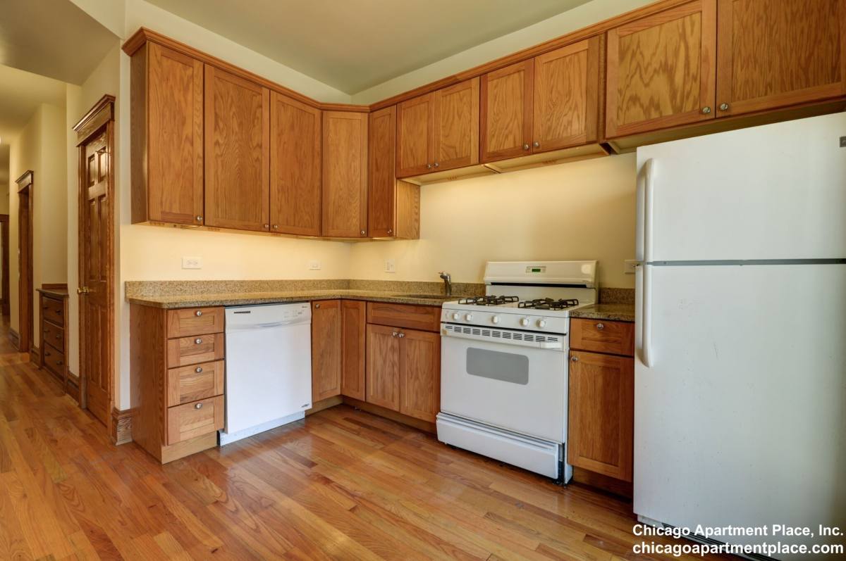 Apartment for rent at 3724 N Fremont St #3, Chicago, IL 60613