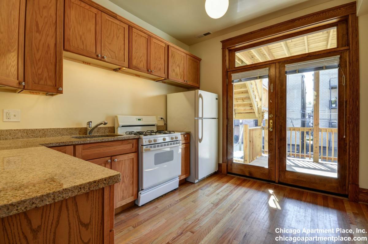 Apartment for rent at 3724 N Fremont St #3, Chicago, IL 60613