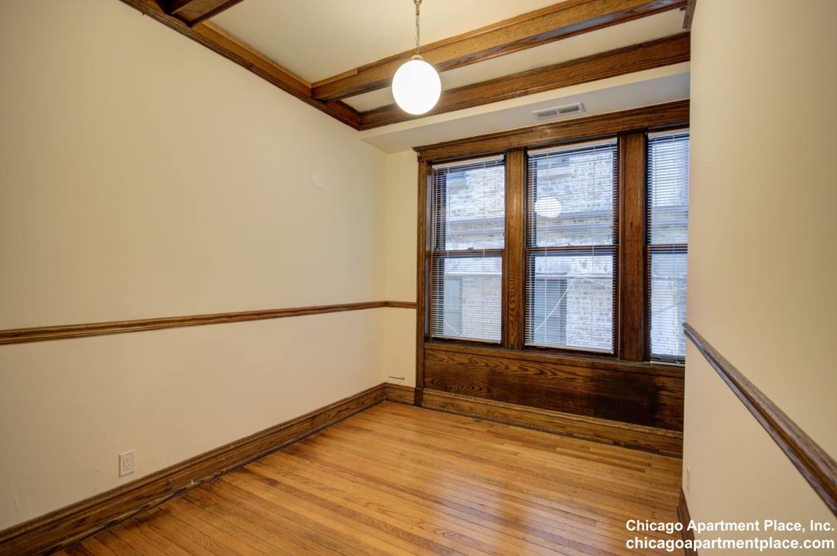 Apartment for rent at 845 W Sheridan Rd #2, Chicago, IL 60613