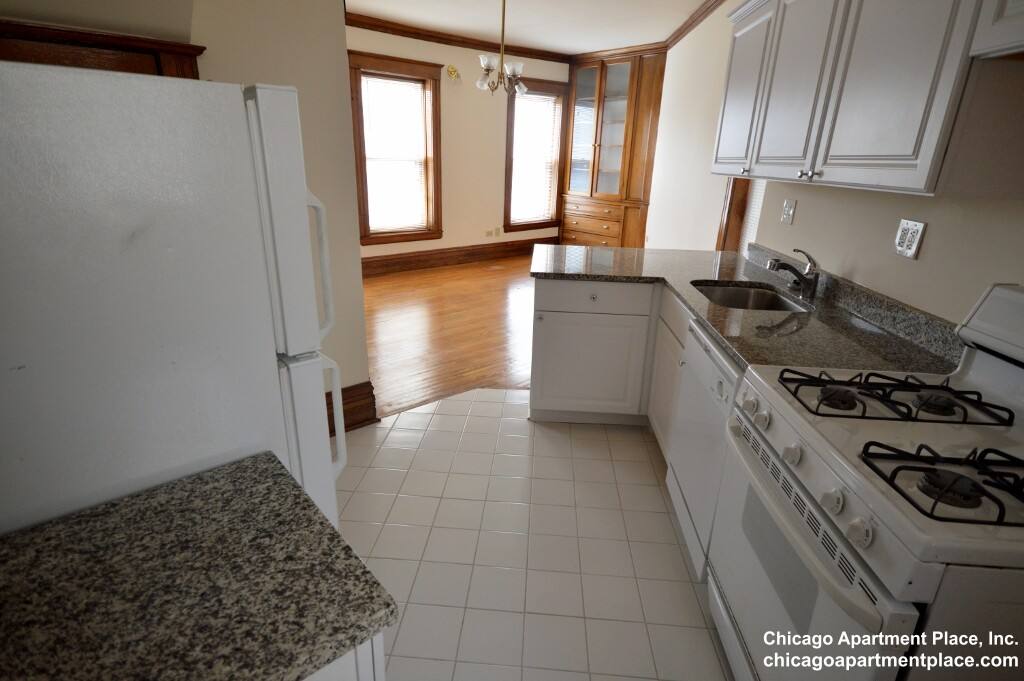 Townhouse for rent at 2329 N Halsted St #TH, Chicago, IL 60614