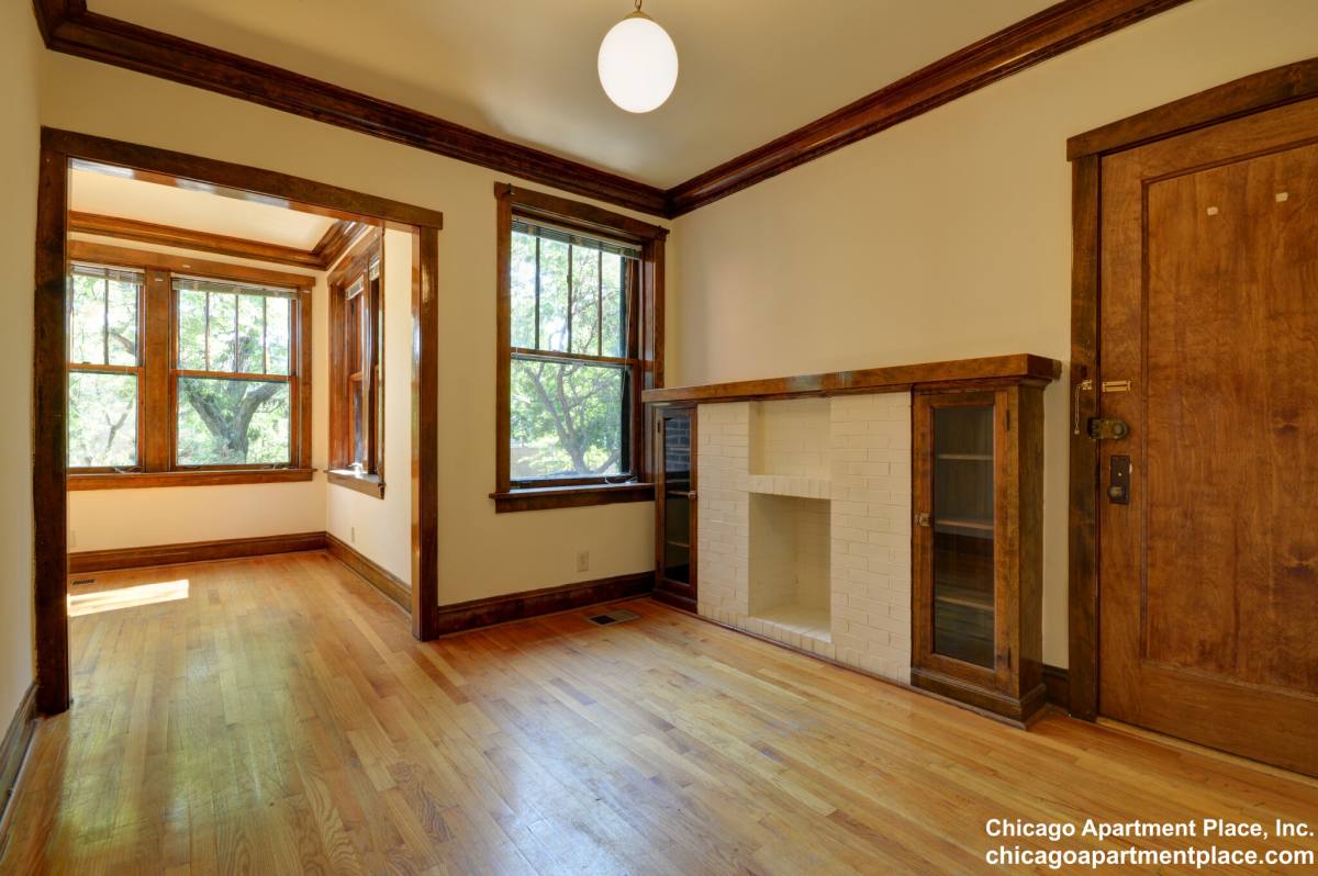 Apartment for rent at 1400 W Warner Ave #1, Chicago, IL 60613