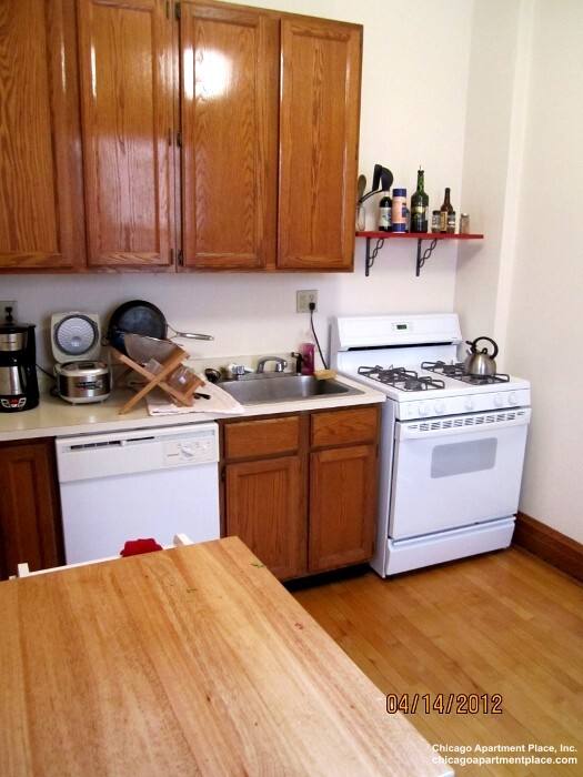 Apartment for rent at 3908 N Greenview Ave #2, Chicago, IL 60613
