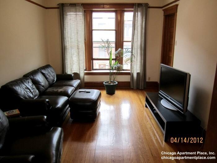 Apartment for rent at 3908 N Greenview Ave #2, Chicago, IL 60613