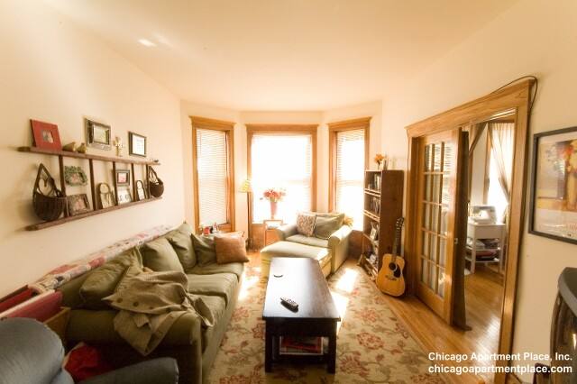 Apartment for rent at 854 W Waveland Ave #3, Chicago, IL 60613