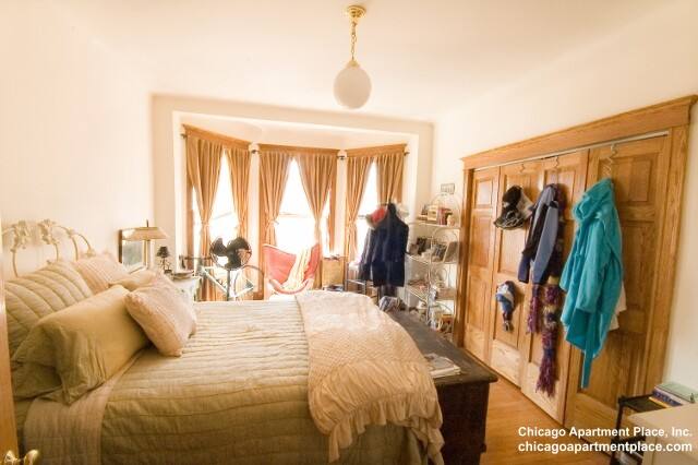 Apartment for rent at 854 W Waveland Ave #3, Chicago, IL 60613