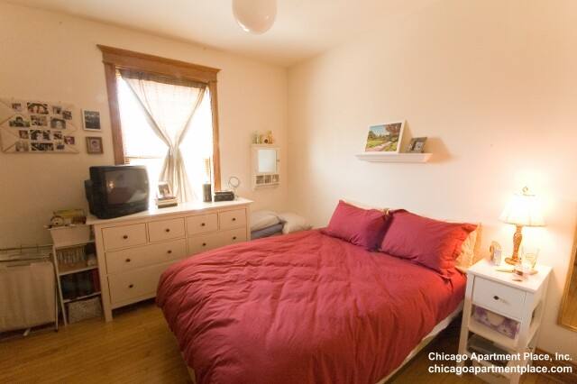 Apartment for rent at 854 W Waveland Ave #3, Chicago, IL 60613