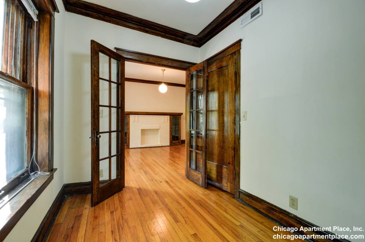 Apartment for rent at 1340 W Waveland Ave #2, Chicago, IL 60613