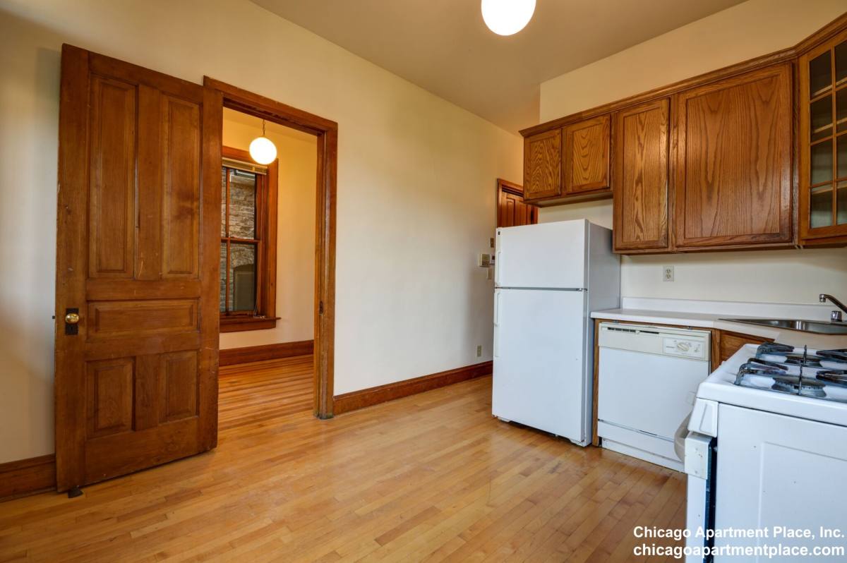 Apartment for rent at 1935 N Sheffield Ave #3F, Chicago, IL 60614