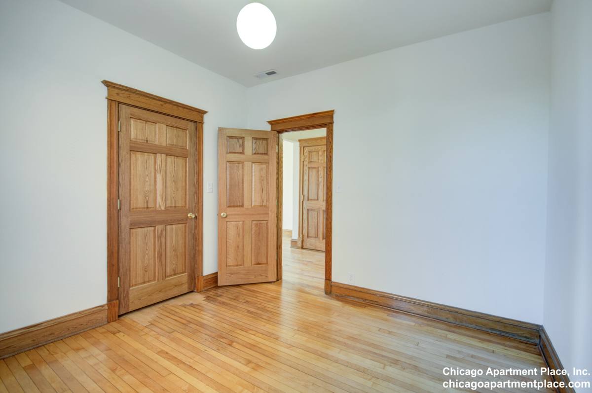 Apartment for rent at 848 W Waveland #3, Chicago, IL 60613