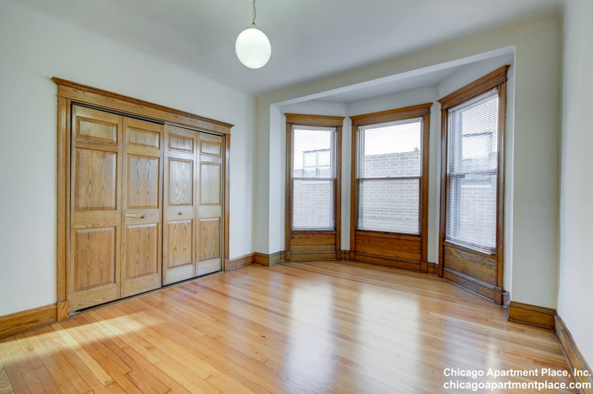 Apartment for rent at 848 W Waveland #3, Chicago, IL 60613