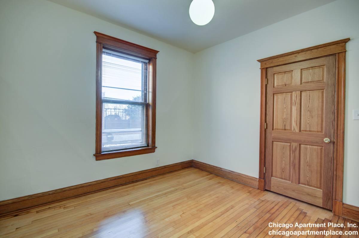 Apartment for rent at 848 W Waveland #3, Chicago, IL 60613