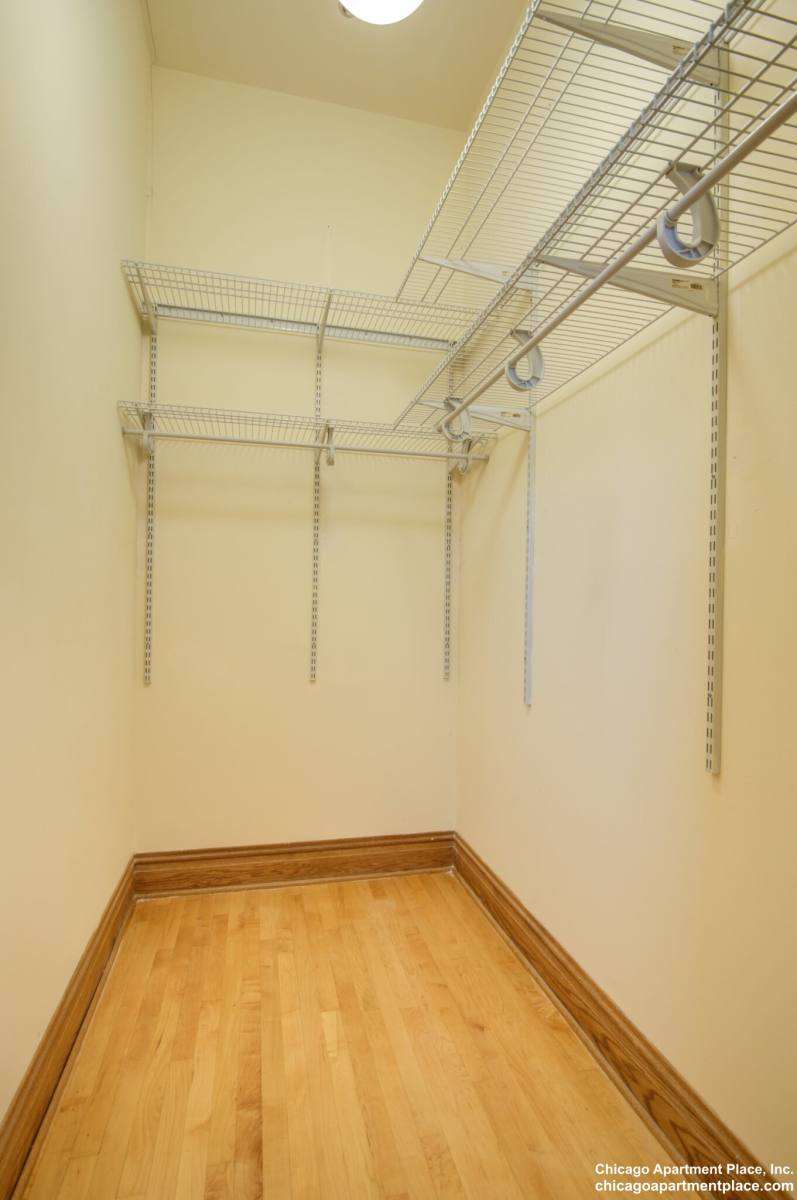 Apartment for rent at 1808 W Patterson #2A, Chicago, IL 60613