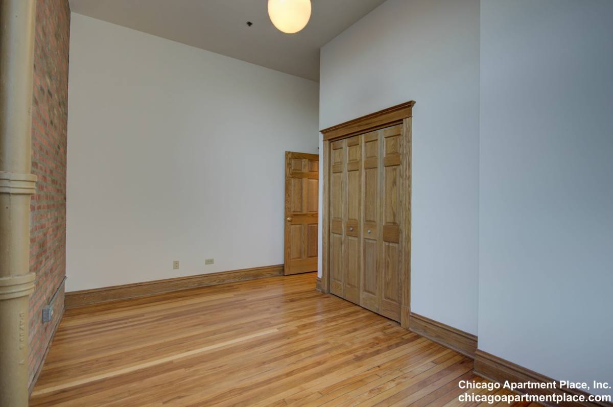 Apartment for rent at 1808 W Patterson #2A, Chicago, IL 60613
