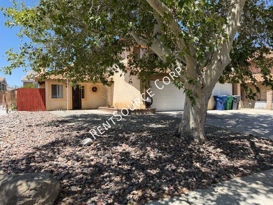 House for rent at 37707 57th St E, Palmdale, CA 93552