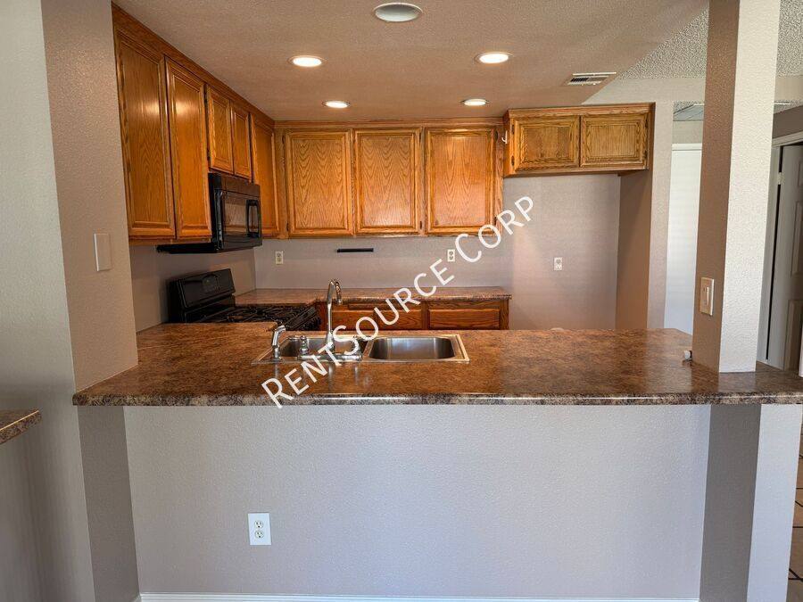 House for rent at 37707 57th St E, Palmdale, CA 93552